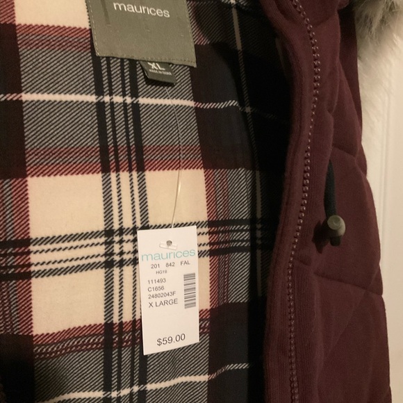 Burgundy Quilted Vest with Faux Fur Hood - Picture 5 of 10